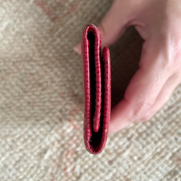 Louis Vuitton epi leather 4 key and card holder LV - Picture 3 of 14